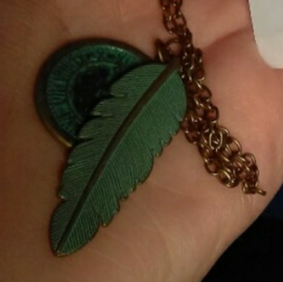 Retro Bronze Clock & Leaf Necklace Set - Picture 8 of 8